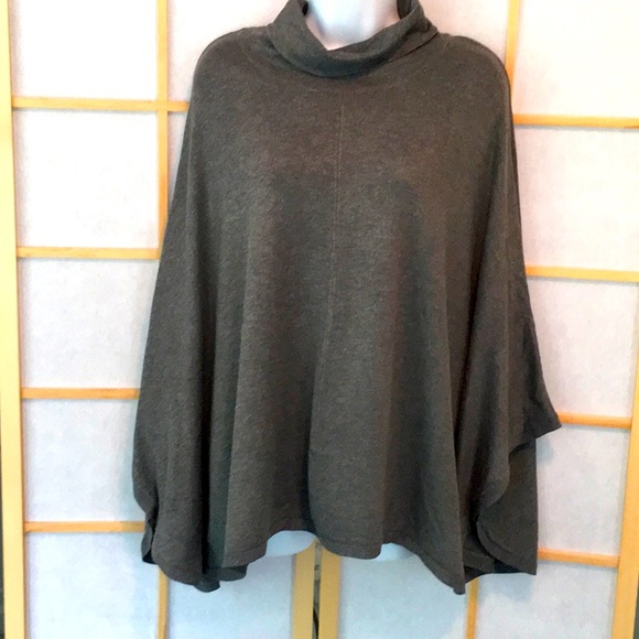 Turtleneck Poncho Charcoal Gray L - Picture 1 of 13